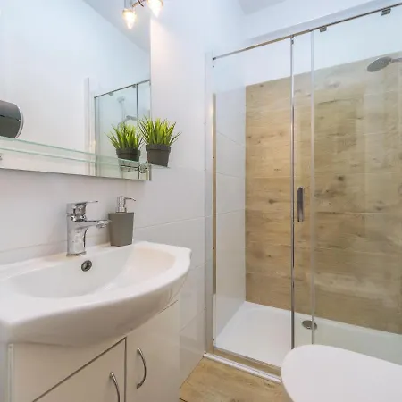 Hostel House Managers - Vintage *