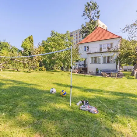 House Managers - Vintage Hostel *