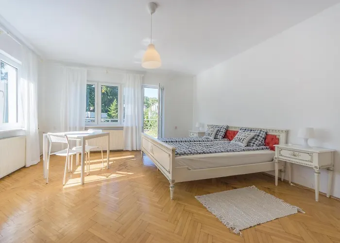 House Managers - Vintage *